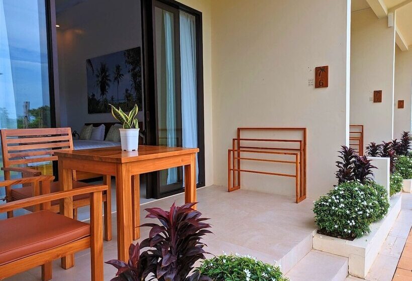 غرفة قياسية, The Happinezz Hills