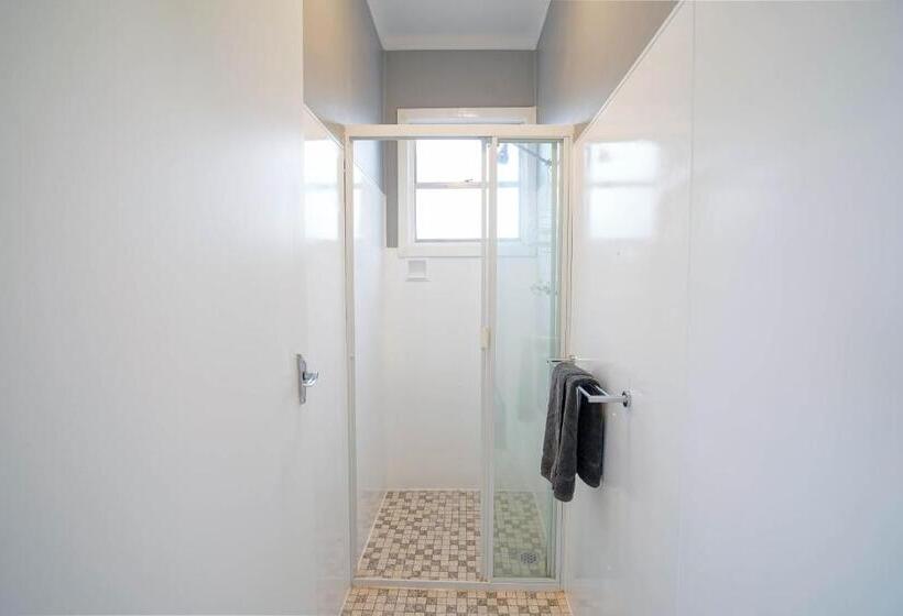 חדר משפחתי, The Platypus Accommodation & Cafe