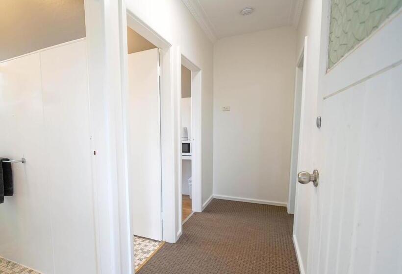 חדר משפחתי, The Platypus Accommodation & Cafe