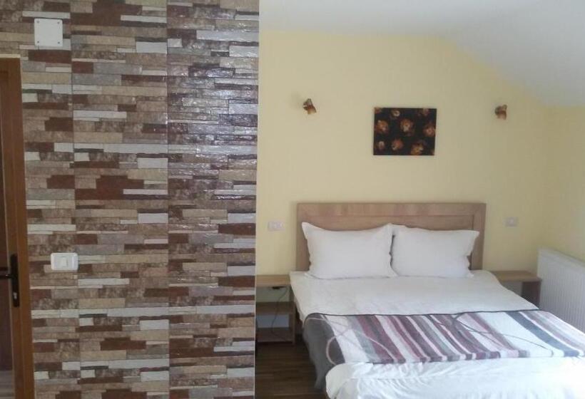 Номер Deluxe, La Tusi Lovrin