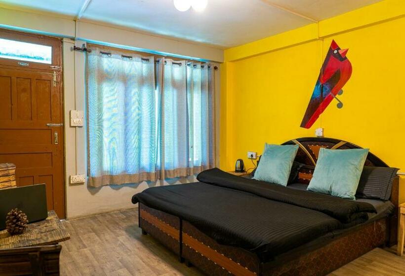 Номер Стандарт, Whoopers Hostel Tosh