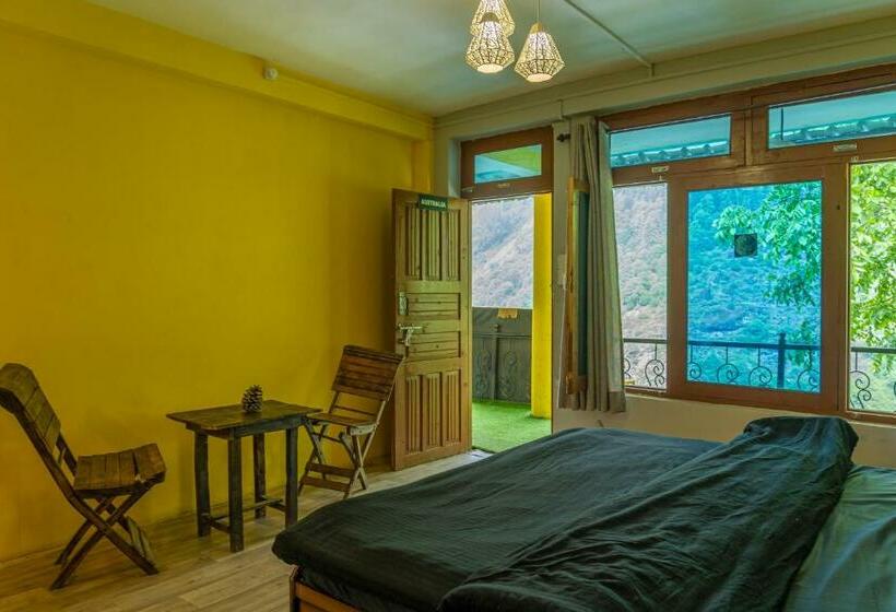 اتاق استاندارد, Whoopers Hostel Tosh