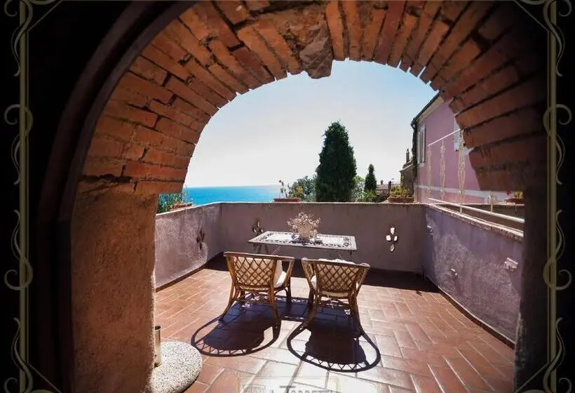 オーシャンビュースタンダードルーム, B&b La Torretta