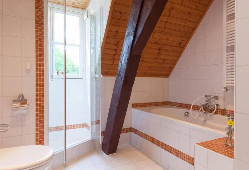 חדר סטנדרט לשלושה עם נוף לגינה, De Oude Pastorie Macharen