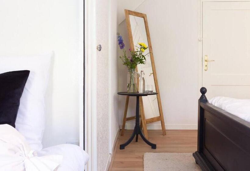 חדר סטנדרט לשלושה עם נוף לגינה, De Oude Pastorie Macharen