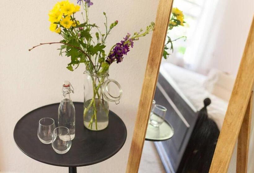 חדר סטנדרט לשלושה עם נוף לגינה, De Oude Pastorie Macharen