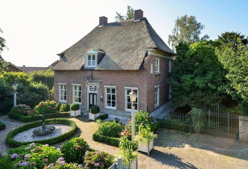 חדר סטנדרט לשלושה עם נוף לגינה, De Oude Pastorie Macharen