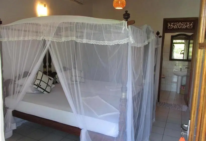Superior Yhden Hengen Huone, Surf Villa