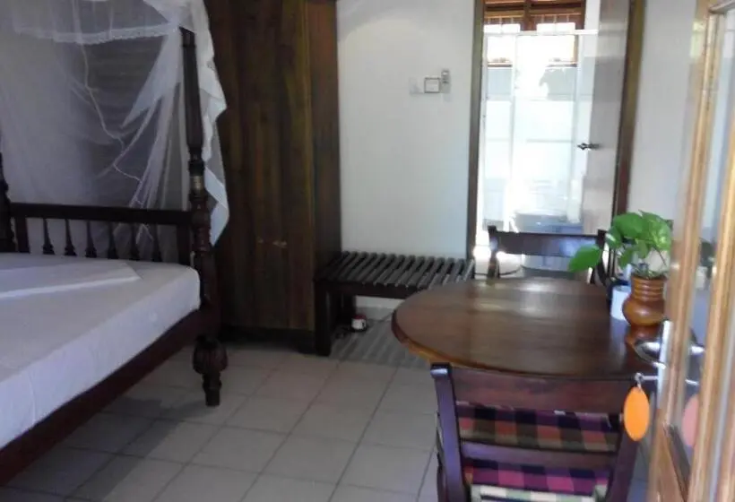 Superior Yhden Hengen Huone, Surf Villa