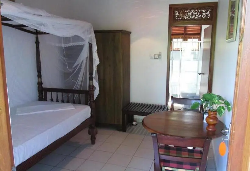 Superior Yhden Hengen Huone, Surf Villa