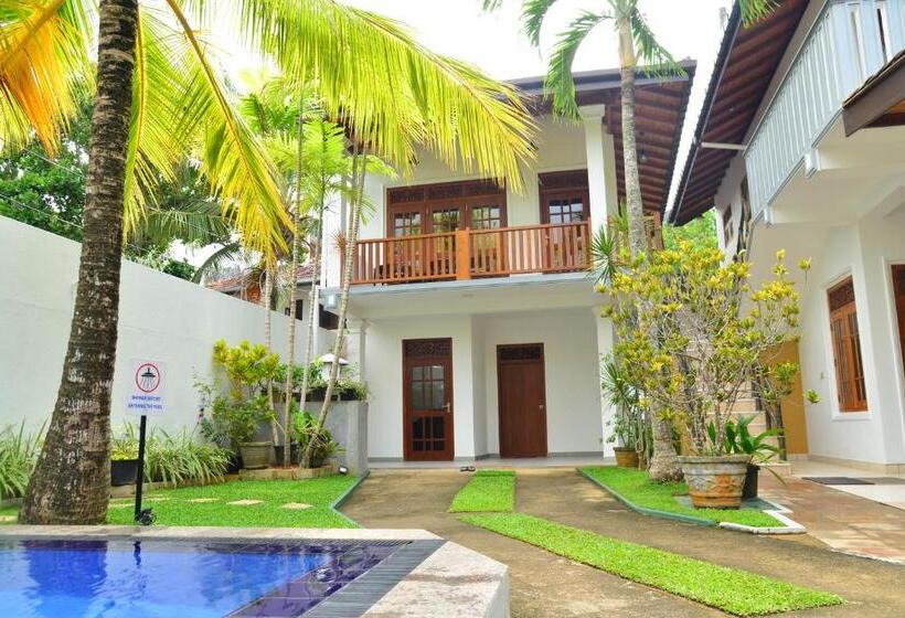 디럭스 트리플 룸, Surf Villa