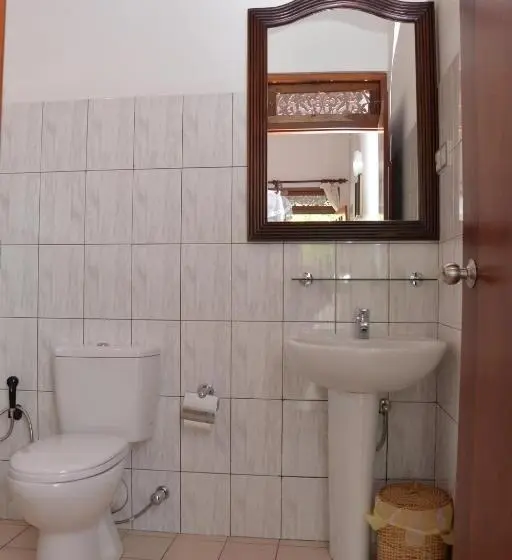 Deluxe Kolmen Hengen Huone, Surf Villa