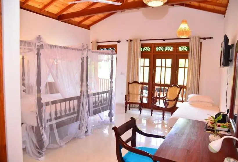 Deluxe Kolmen Hengen Huone, Surf Villa