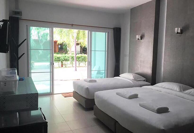 Quarto Triplo Estandar, Ban Krut Resort
