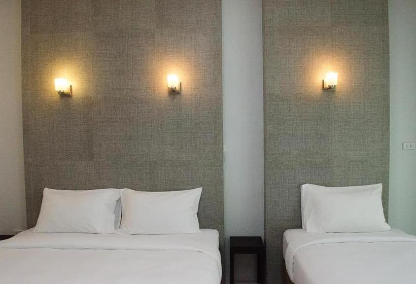 Quarto Triplo Estandar, Ban Krut Resort