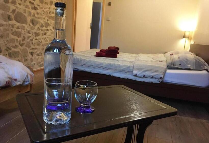 חדר סטנדרט לשלושה, Domaine Les Filloux