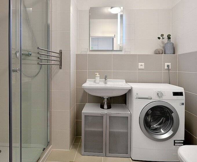 آپارتمان لوکس 1 خوابه, Apollis Business & Budget By Ambiente