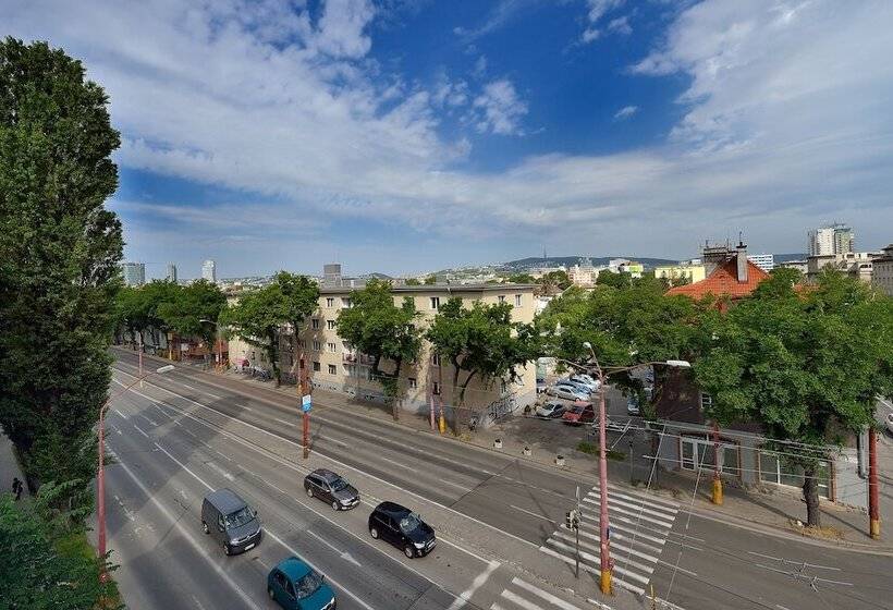 آپارتمان لوکس 1 خوابه, Apollis Business & Budget By Ambiente