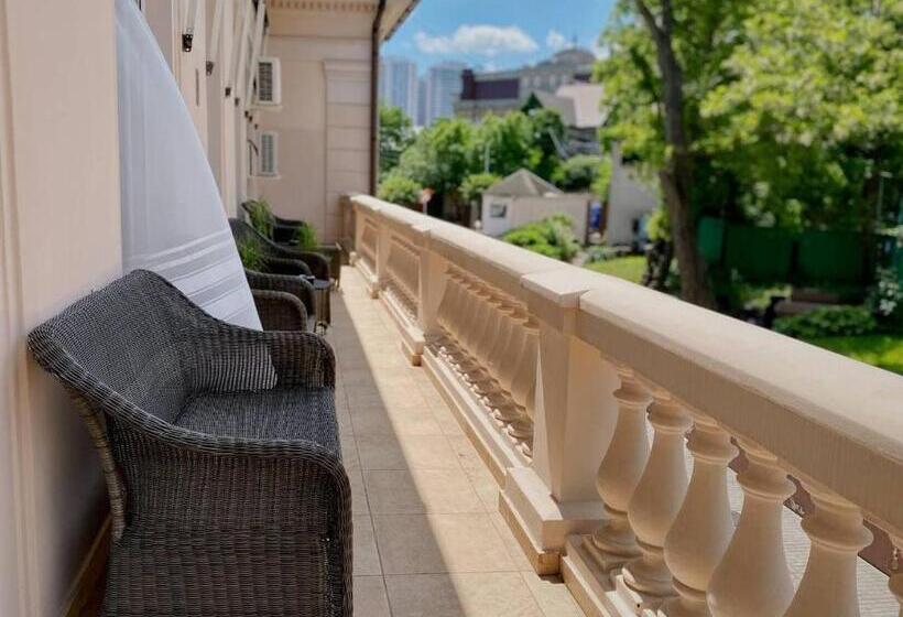 اتاق استاندارد, Arcadia Plaza