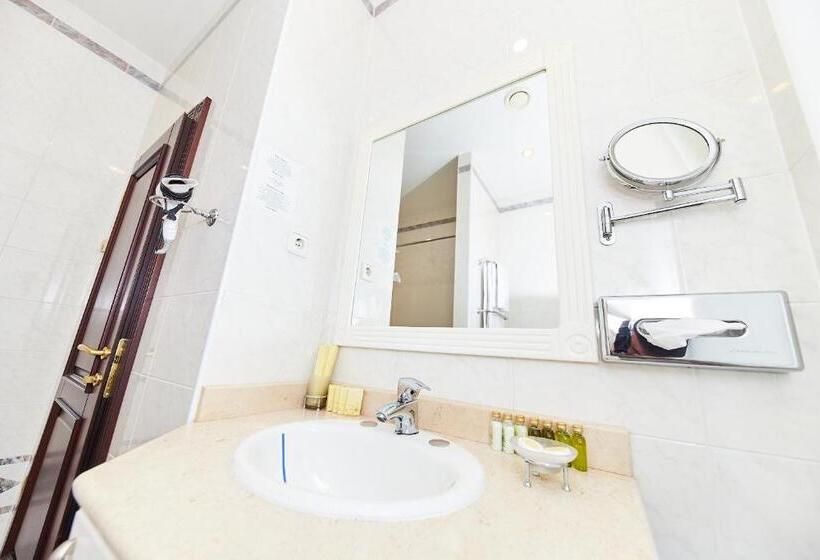 سوییت جونیور, Arcadia Plaza