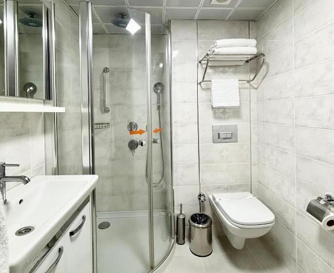 اتاق استاندارد سه نفره, Askoc Hotel & Spa