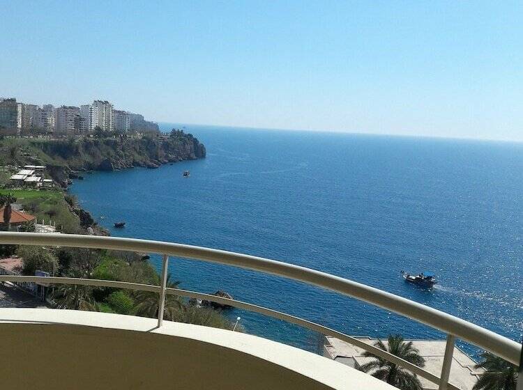 Quarto Triplo Standart, Cender