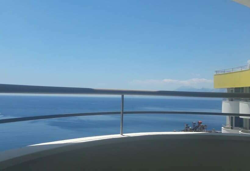 Quarto Familiar, Cender