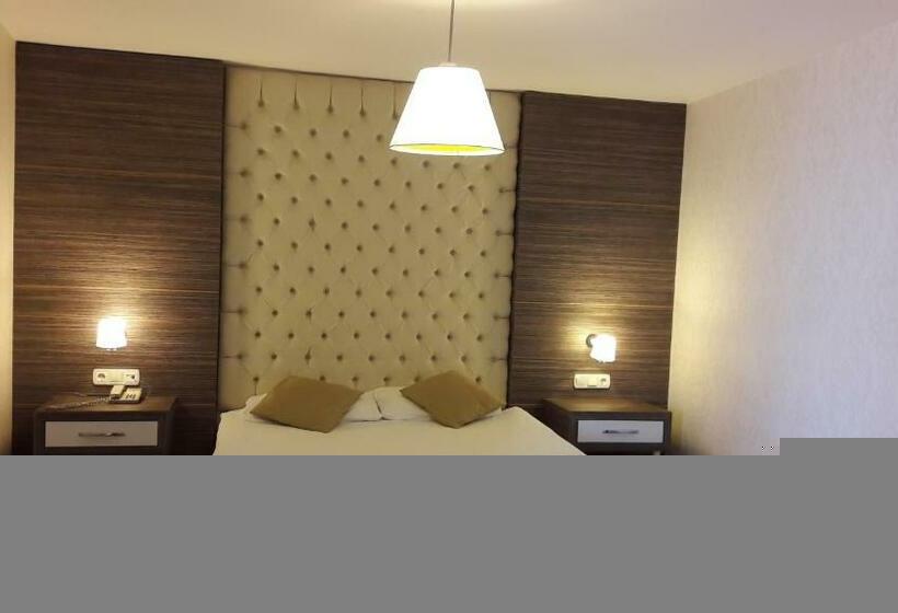 Quarto Familiar, Cender