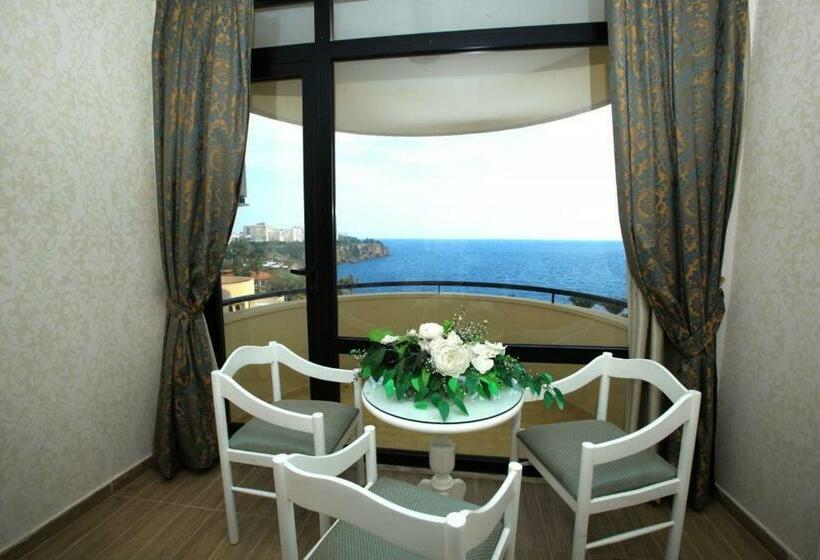 Quarto Familiar, Cender