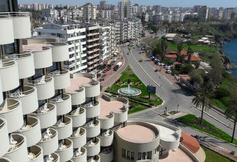 Quarto Triplo Standart, Cender