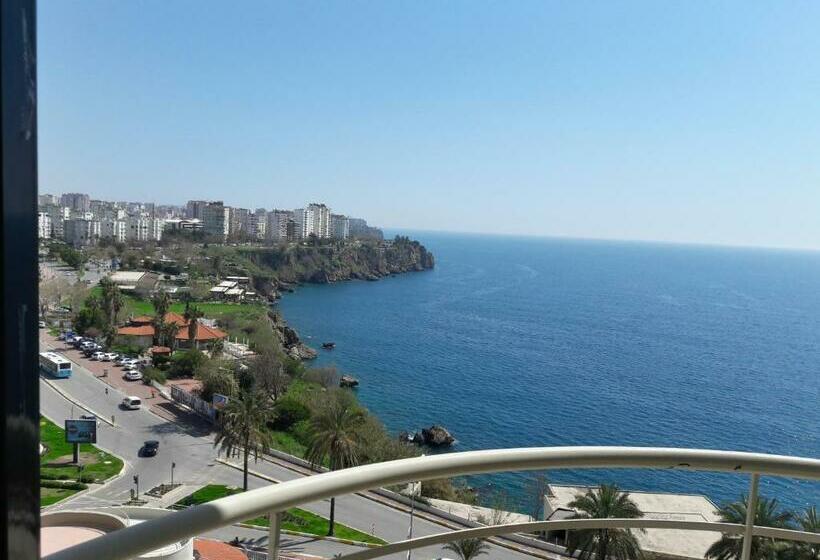 Quarto Triplo Standart, Cender