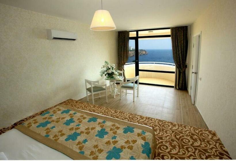 Quarto Familiar, Cender