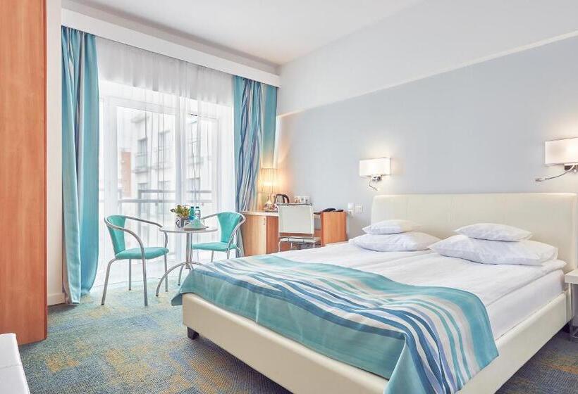 Номер Стандарт, Continental Forum Constanta