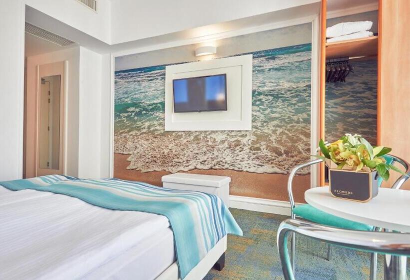 Номер Стандарт, Continental Forum Constanta