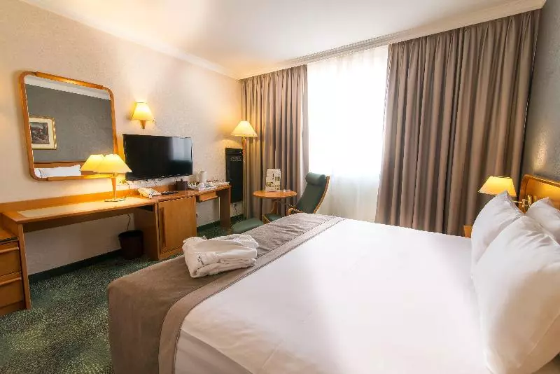 اتاق اجرایی, Holiday Inn Skopje, An Ihg