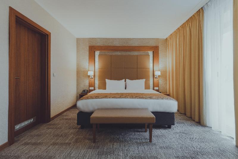 سوئیت با تخت بزرگ, Holiday Inn Skopje, An Ihg