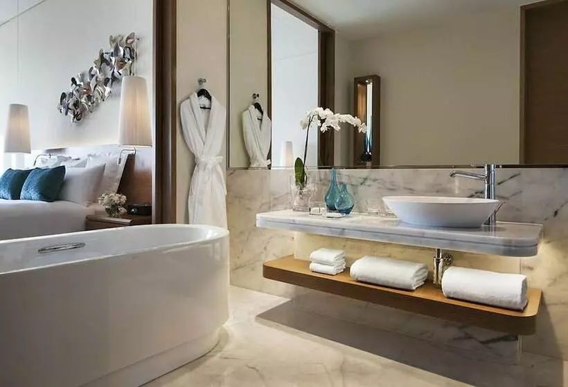 اتاق لوکس با چشمانداز دریا, Jw Marriott Absheron Baku