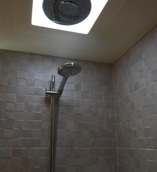 기본룸, La Caleche