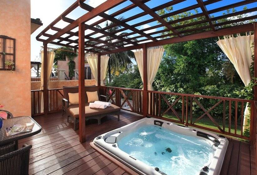 سوئیت جونیور با ماساژ آبی, Little Arches Boutique Hotel Adults Only