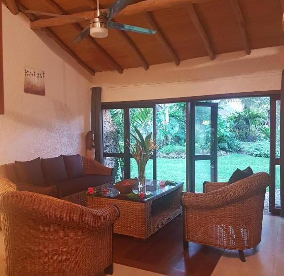 ویلای 2 خوابه, Paradise Cove Resort