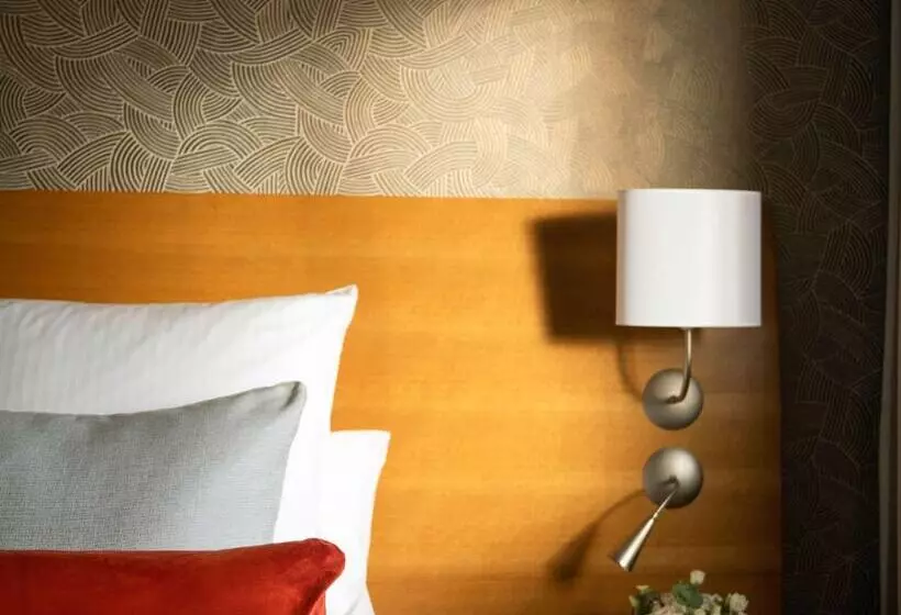 اتاق استاندارد با تخت دوبل برای معلولان, Parc Beaumont & Spa Pau   Mgallery