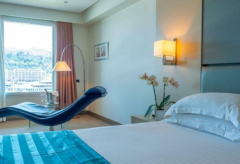 جناح, Port Palace