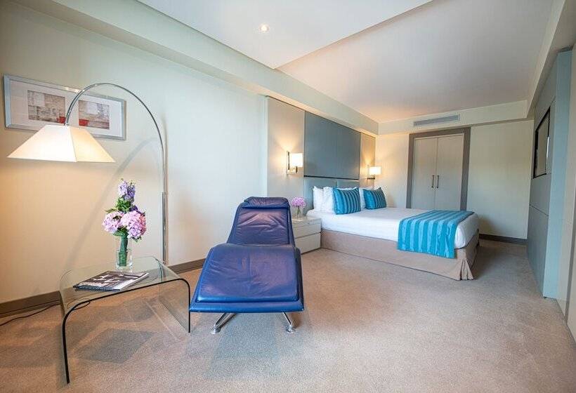 جناح, Port Palace