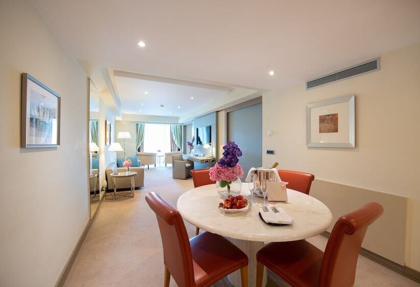 جناح, Port Palace