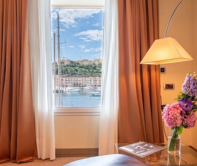 جناح, Port Palace