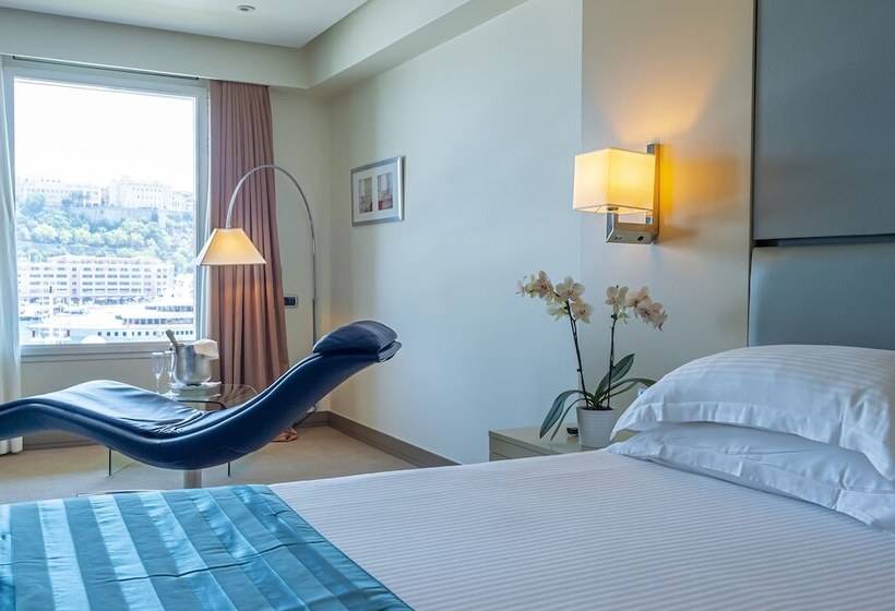 جناح, Port Palace