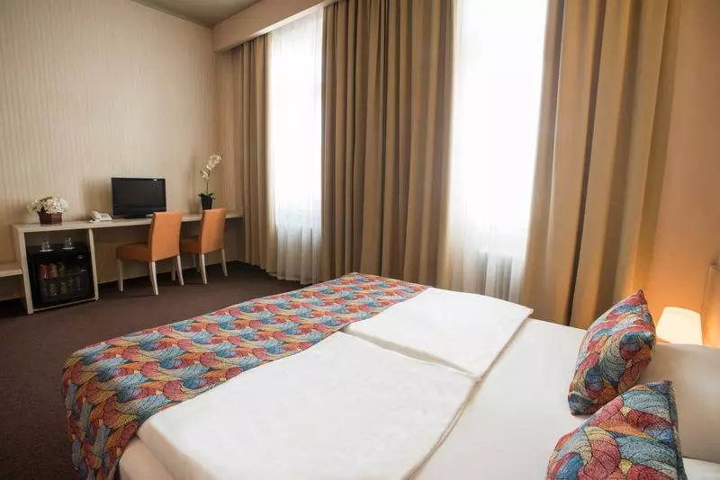 اتاق استاندارد یک نفره, Star City