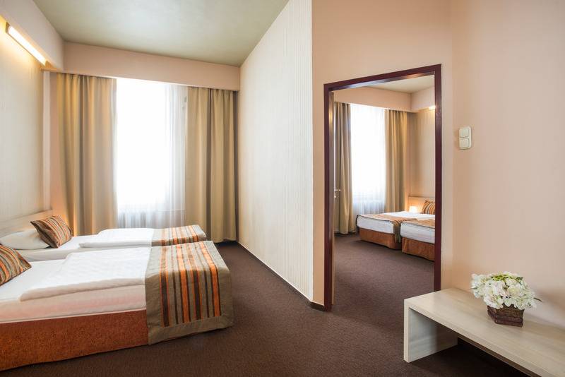 חדר משפחתי, Star City