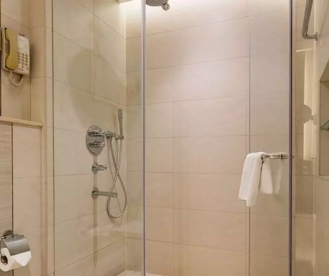 اتاق سوپریور, The Diplomat Radisson Blu Hotel Residence & Spa