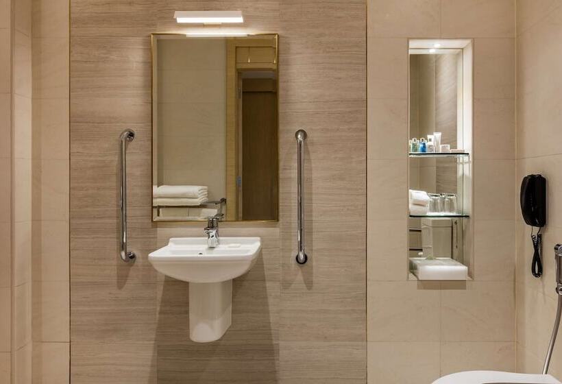 اتاق سوپریور, The Diplomat Radisson Blu Hotel Residence & Spa